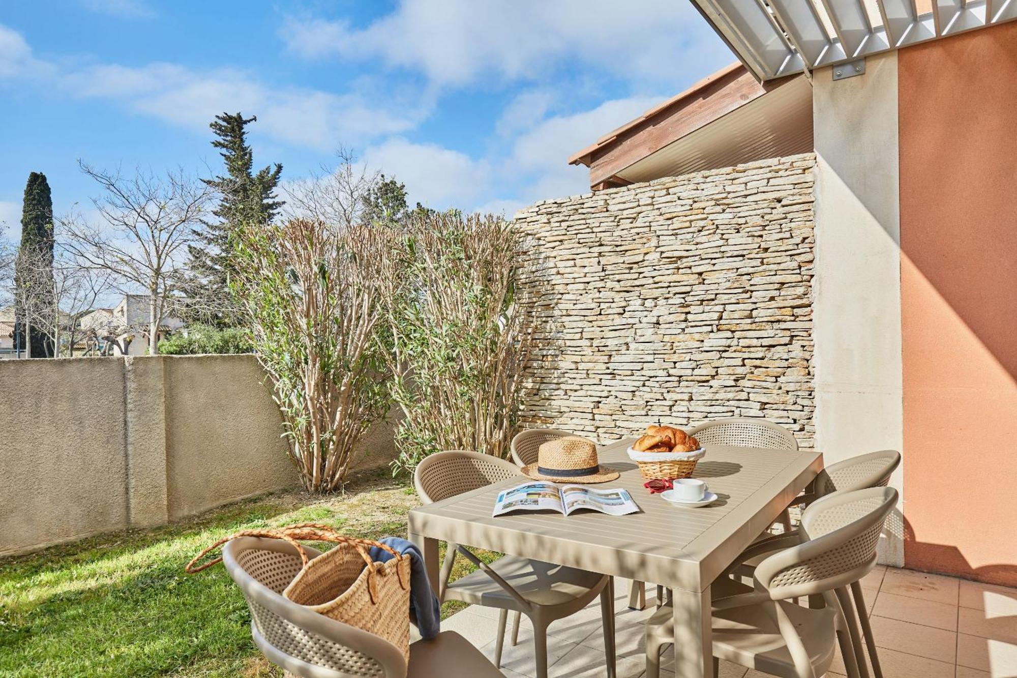 Residence Odalys Le Mas Des Flamants Aigues-Mortes Exterior foto
